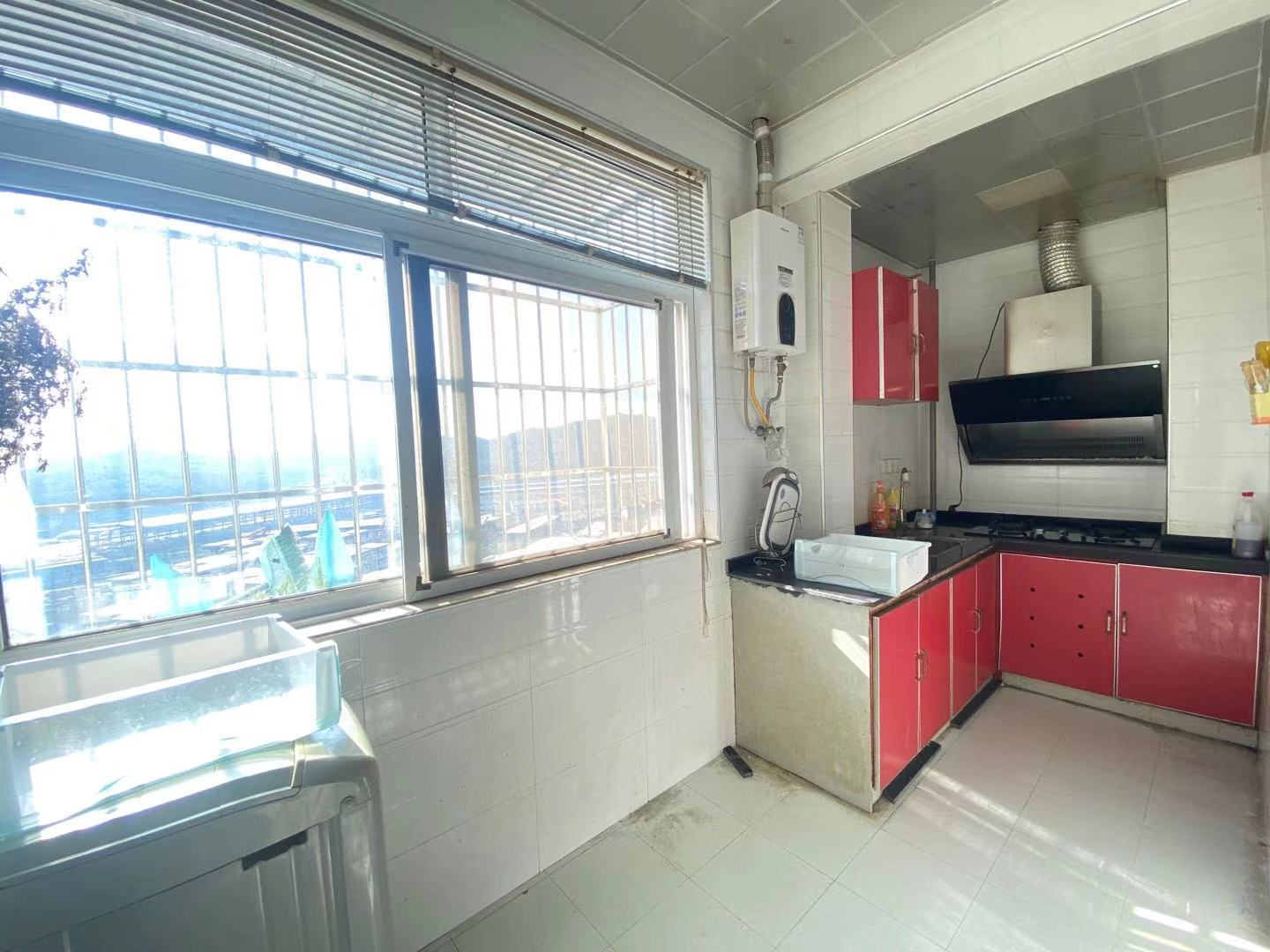 湘水1号  2室1厅1卫    1300.0元/月 湘水1号  2室1厅1卫    1300.0元/月室内图