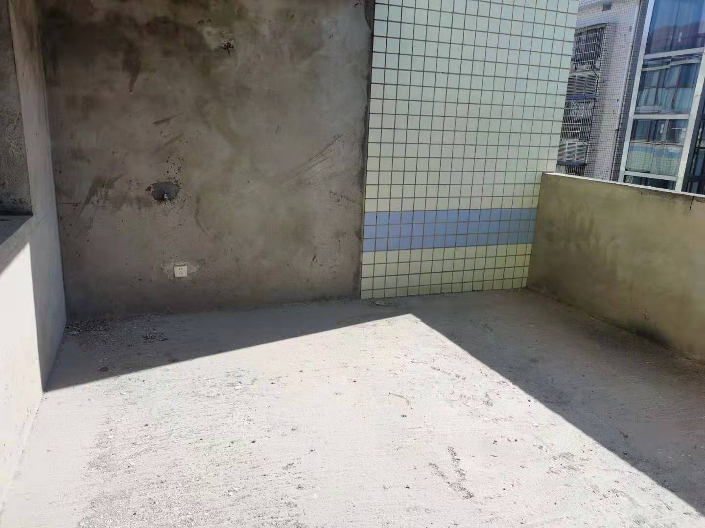 梓山苑小区 5室3厅2卫 98.0万 梓山苑小区 5室3厅2卫 98.0万客厅