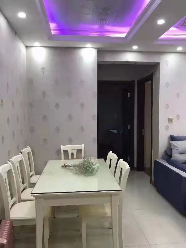 碧桂园 3室2厅1卫 2400.0元/月 碧桂园 3室2厅1卫 2400.0元/月室内图