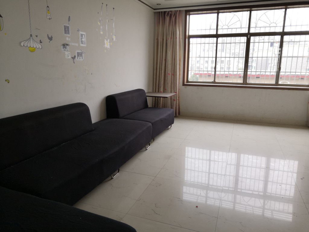 龙洲路散盘 3室2厅2卫 1200.0元/月 龙洲路散盘 3室2厅2卫 1200.0元/月室内图