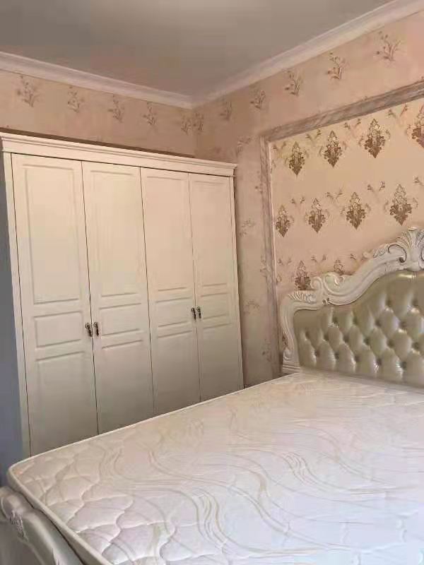 碧桂园 3室2厅1卫 2400.0元/月 碧桂园 3室2厅1卫 2400.0元/月室内图