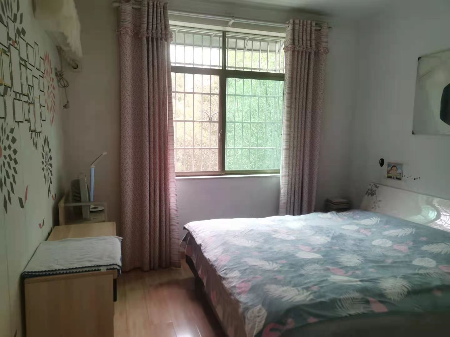 馨家苑小区  3室2厅2卫    54.8万 馨家苑小区  3室2厅2卫    54.8万卧室