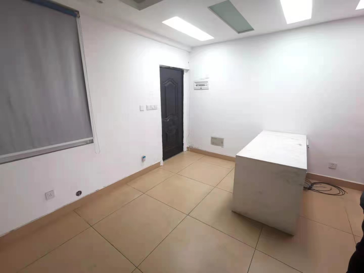 丰越大厦 2室5厅2卫 4000.0元/月 丰越大厦 2室5厅2卫 4000.0元/月室内图