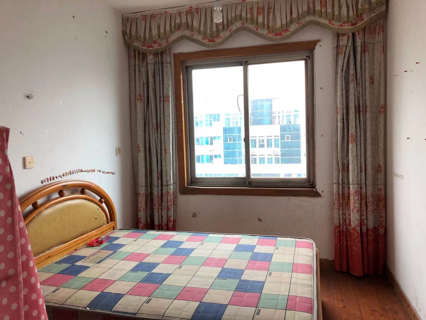 汇达花园 3室2厅2卫 1200.0元/月 汇达花园 3室2厅2卫 1200.0元/月室内图