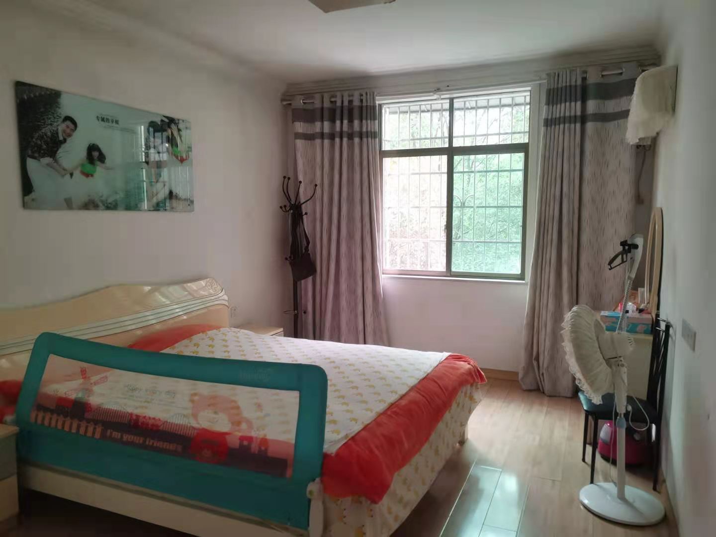 馨家苑小区  3室2厅2卫    54.8万 馨家苑小区  3室2厅2卫    54.8万卧室