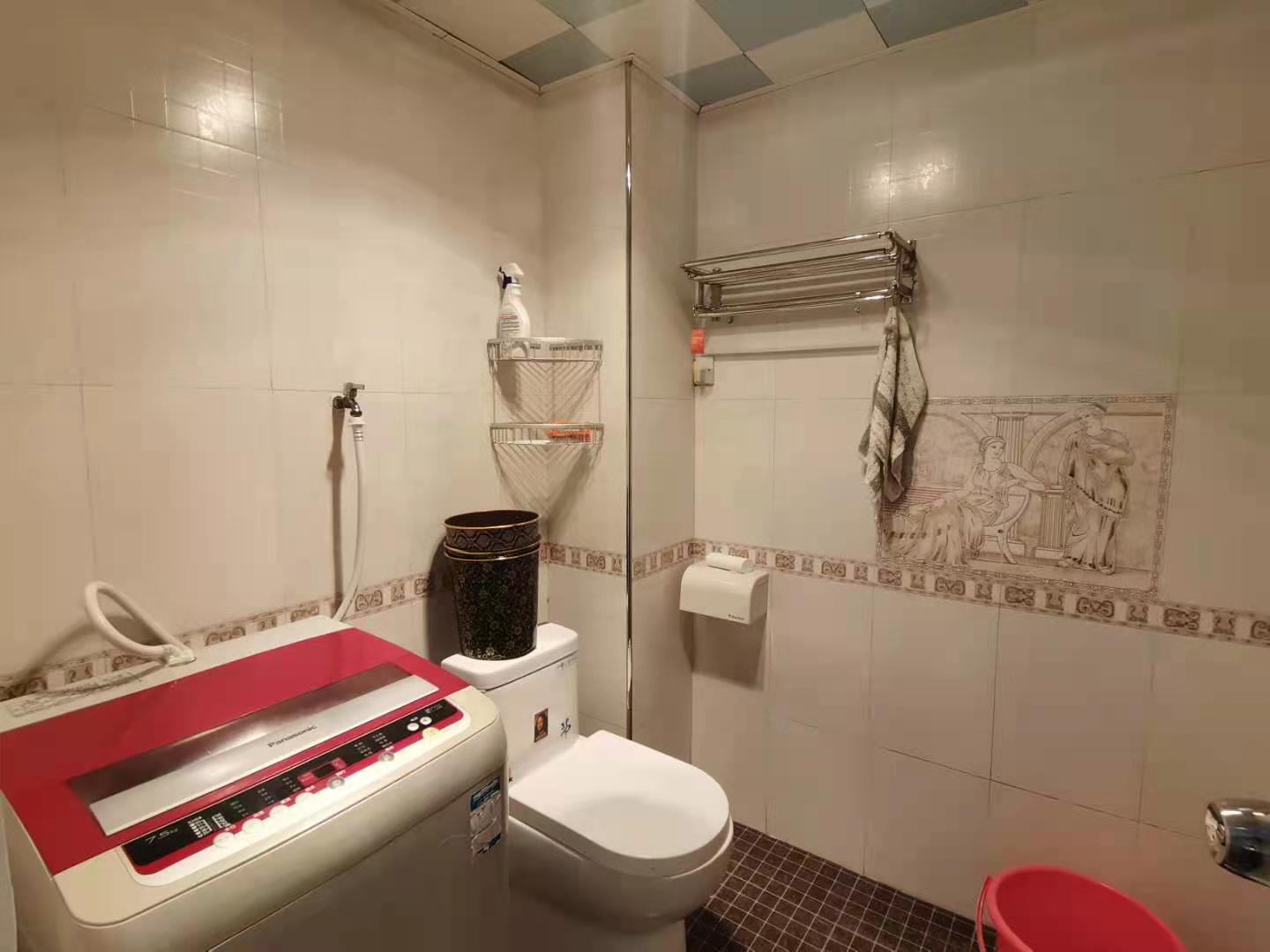 金富小区 3室2厅2卫 1600.0元/月 金富小区 3室2厅2卫 1600.0元/月室内图