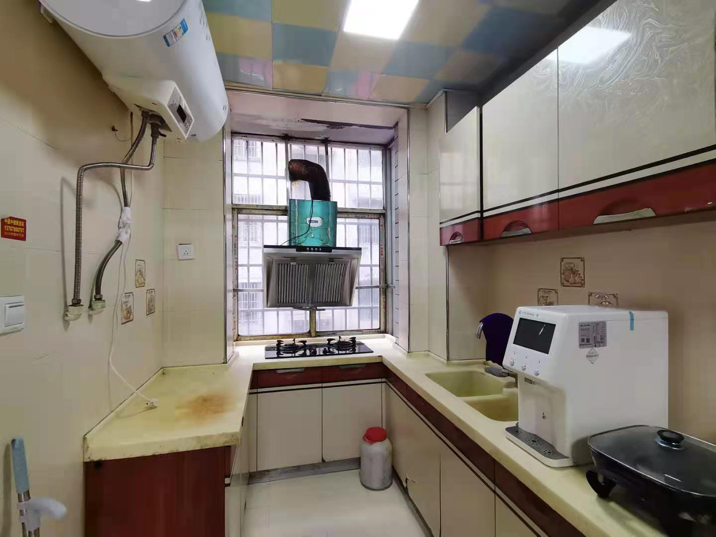 金富小区 3室2厅2卫 1600.0元/月 金富小区 3室2厅2卫 1600.0元/月室内图