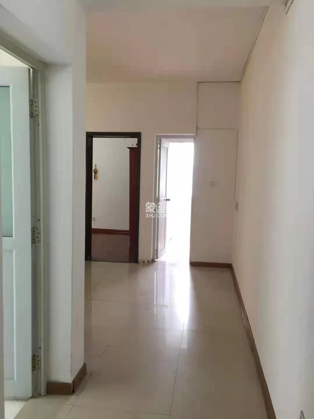 富华商业广场 1室1厅1卫 1100.00元/月 富华商业广场 1室1厅1卫 1100.00元/月室内图