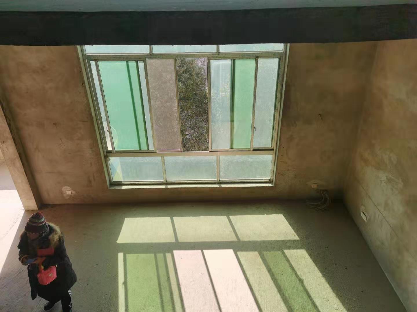 梓山苑小区 5室3厅2卫 98.0万 梓山苑小区 5室3厅2卫 98.0万客厅