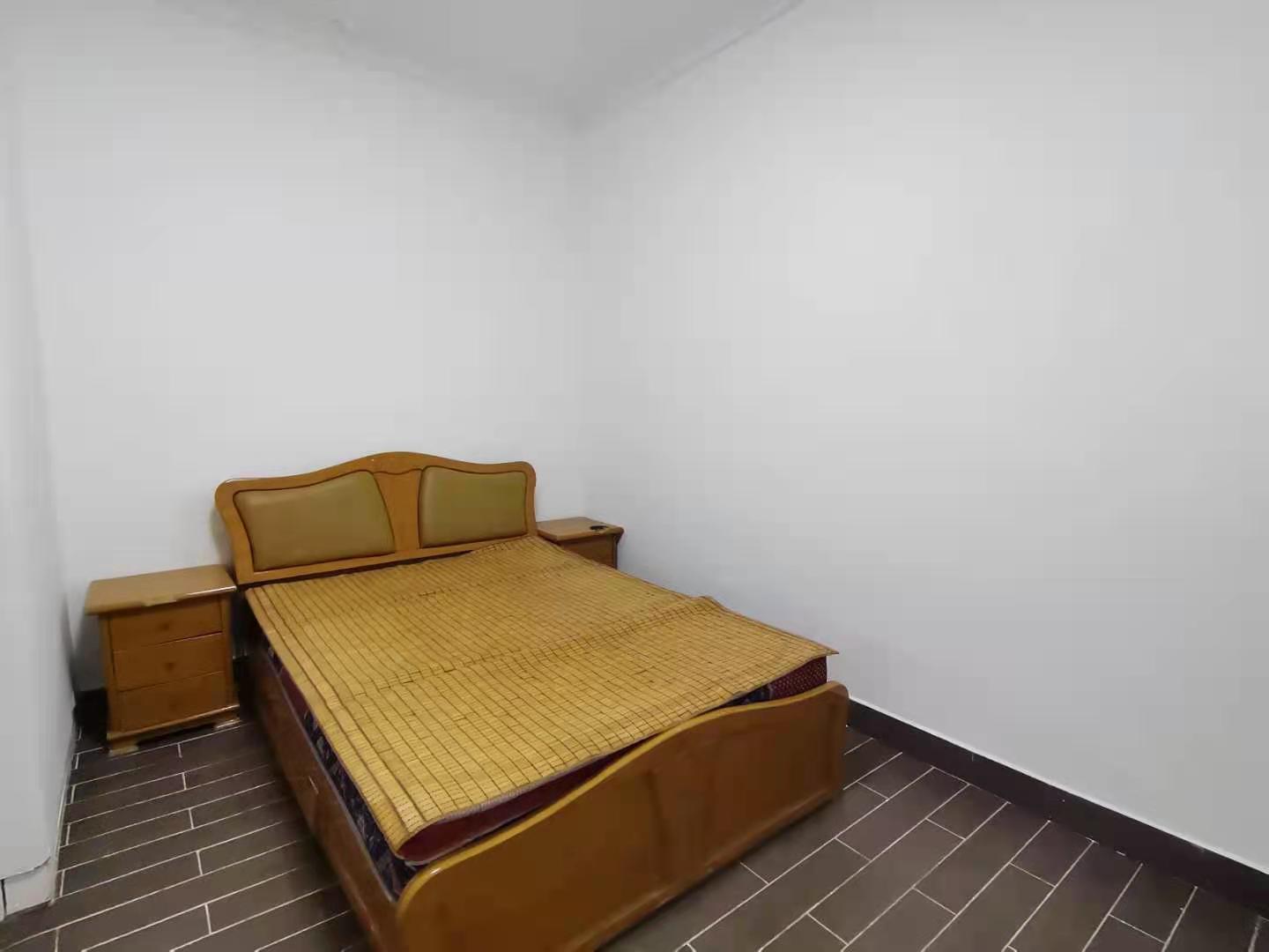 金富小区 3室2厅2卫 1600.0元/月 金富小区 3室2厅2卫 1600.0元/月室内图