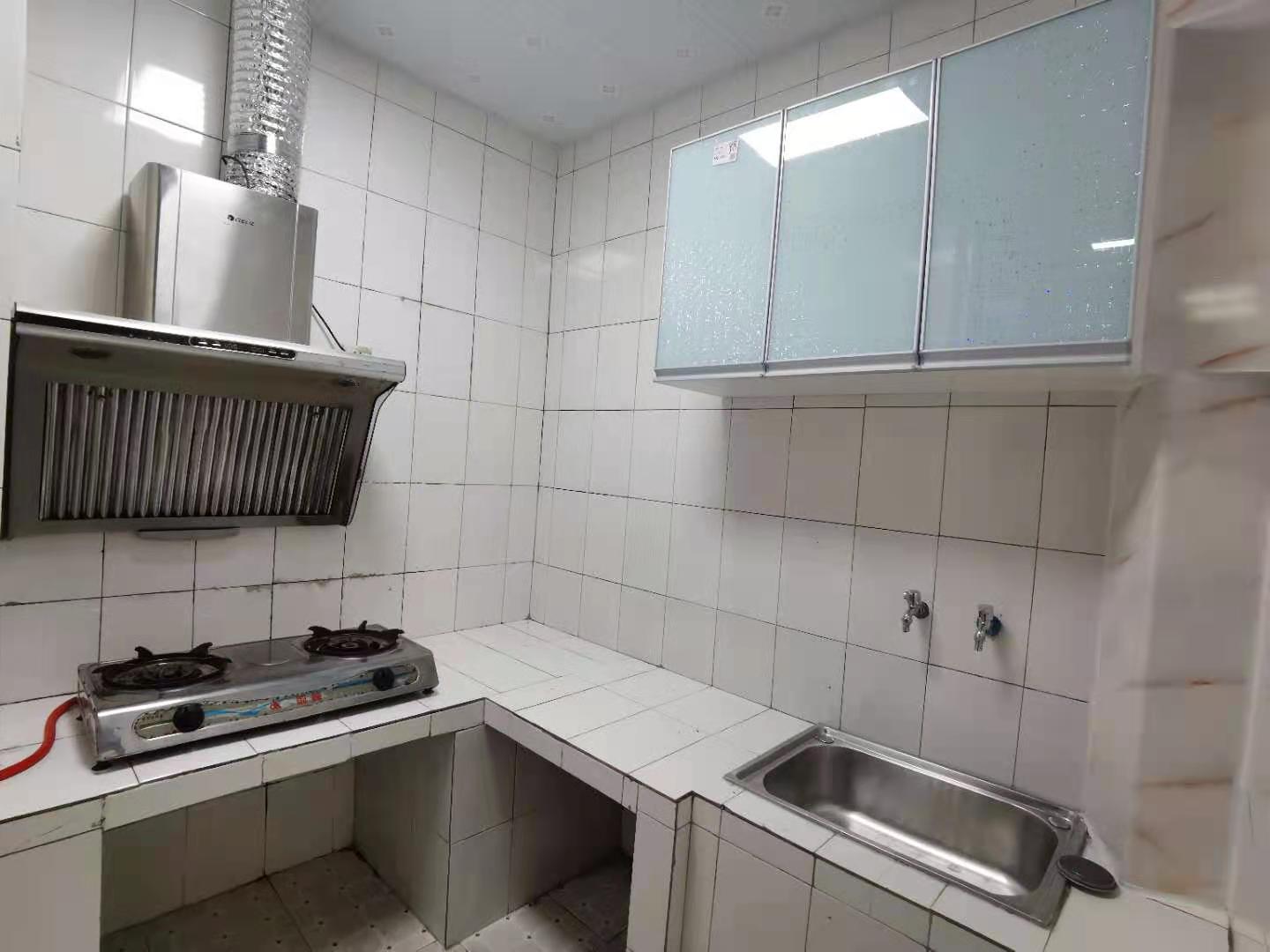 南湖锦苑 1室1厅1卫 1500.0元/月 南湖锦苑 1室1厅1卫 1500.0元/月室内图