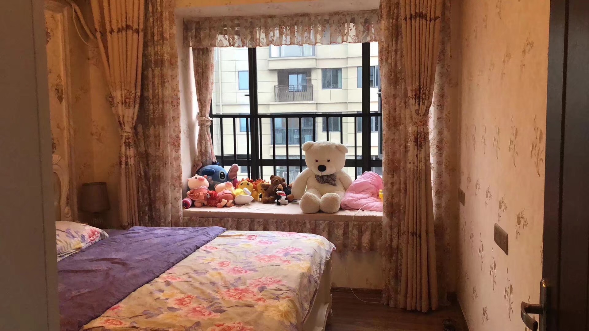 碧桂园 3室2厅1卫 2400.0元/月 碧桂园 3室2厅1卫 2400.0元/月室内图