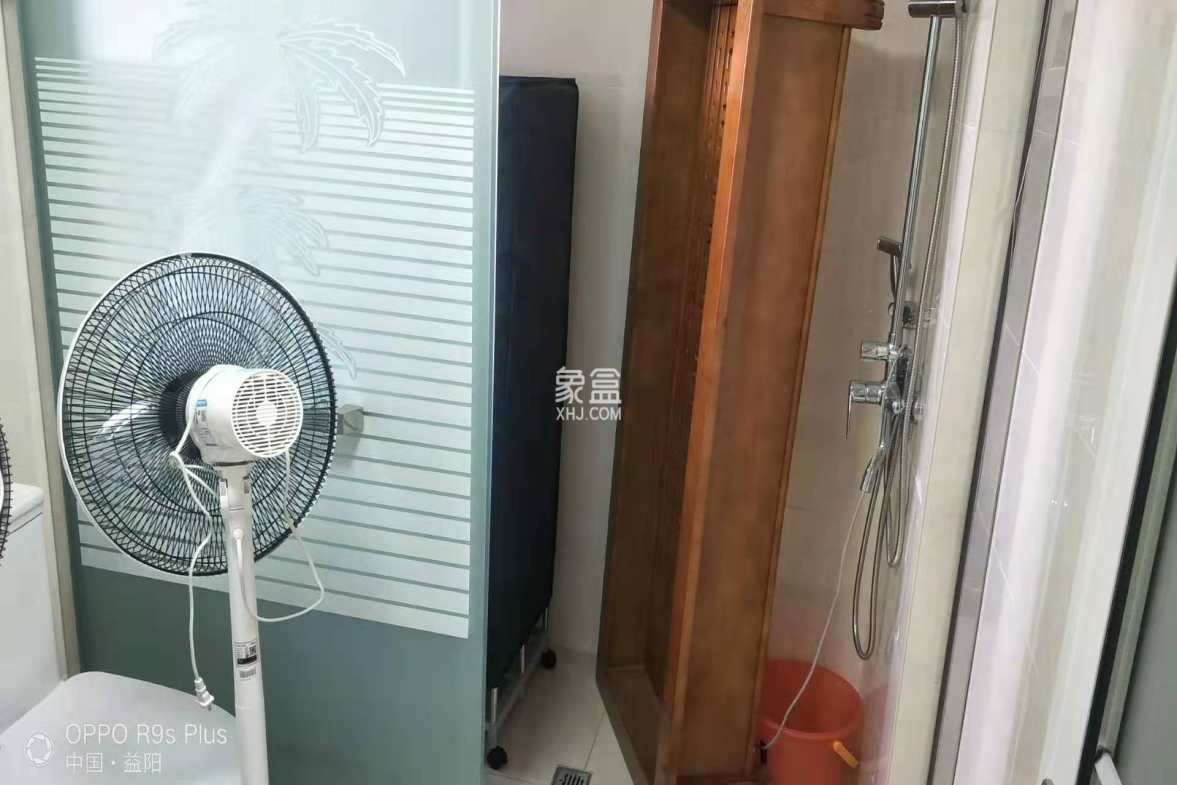 大汉资江城 3室2厅2卫 108.0万 大汉资江城 3室2厅2卫 108.0万卫生间