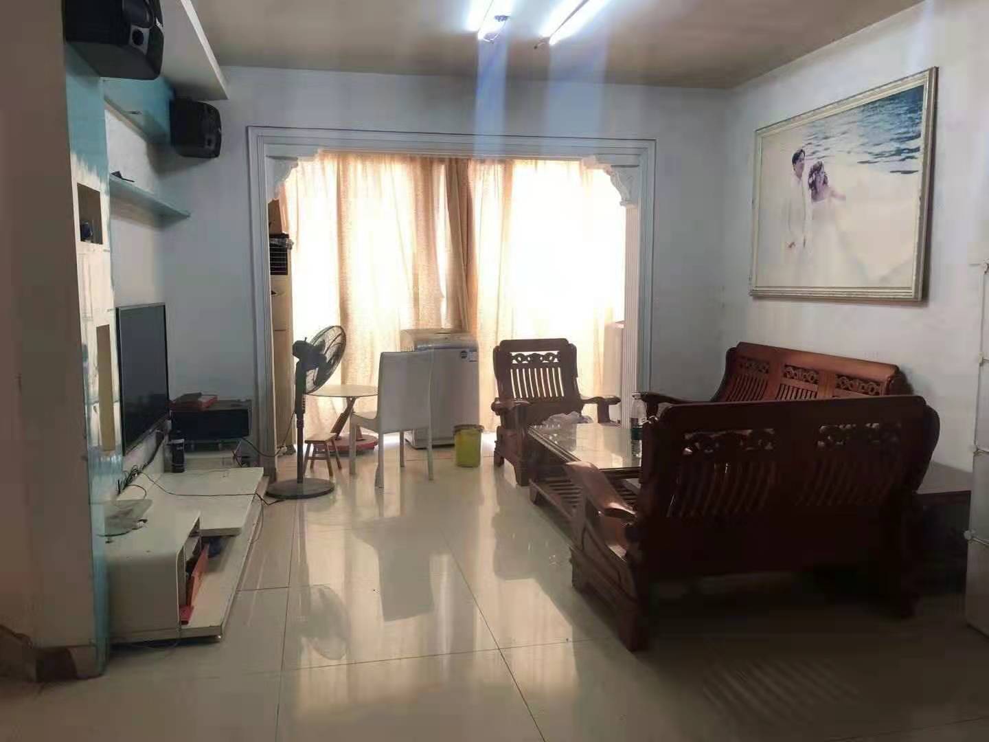 广汇商业广场 3室2厅2卫 2000.0元/月 广汇商业广场 3室2厅2卫 2000.0元/月室内图