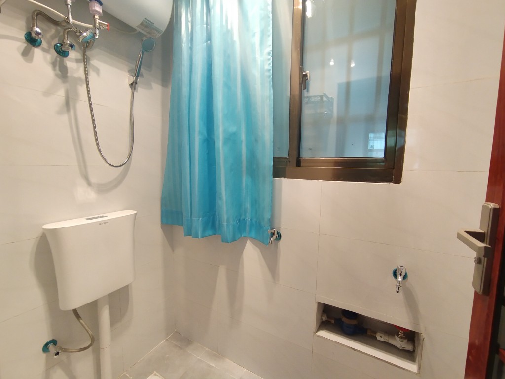 大坝咀小区  1室1厅1卫    1400.0元/月 大坝咀小区  1室1厅1卫    1400.0元/月室内图