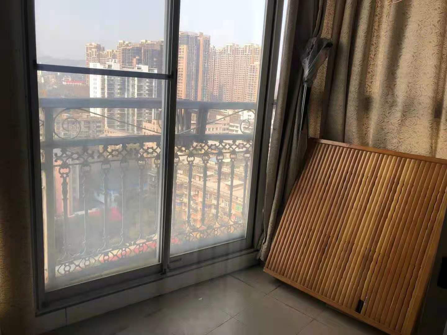 广汇商业广场 3室2厅2卫 2000.0元/月 广汇商业广场 3室2厅2卫 2000.0元/月室内图