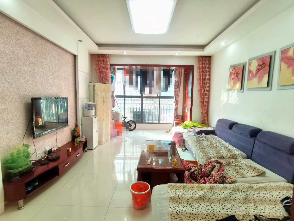 圣华名城建设北路110号 2室2厅1卫 49.8万 圣华名城建设北路110号 2室2厅1卫 49.8万客厅