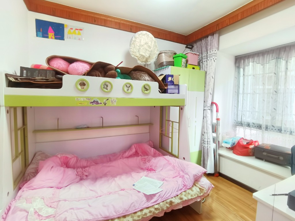 圣华名城建设北路110号 2室2厅1卫 49.8万 圣华名城建设北路110号 2室2厅1卫 49.8万客厅