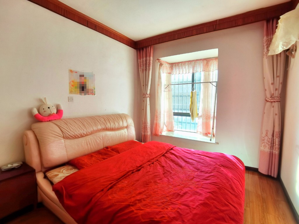 圣华名城建设北路110号 2室2厅1卫 49.8万 圣华名城建设北路110号 2室2厅1卫 49.8万客厅