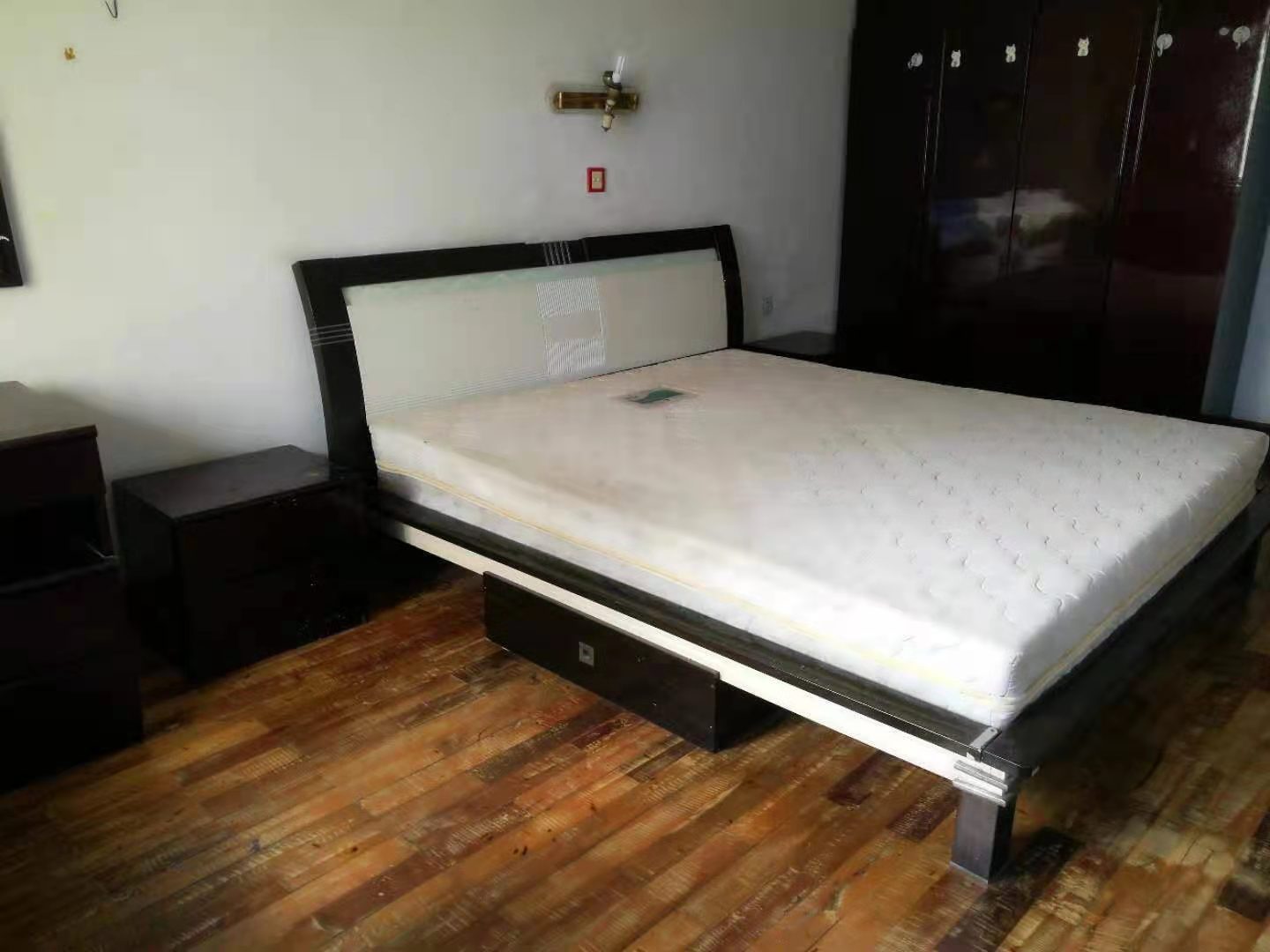 市建小区 2室2厅1卫 1100.0元/月 市建小区 2室2厅1卫 1100.0元/月室内图