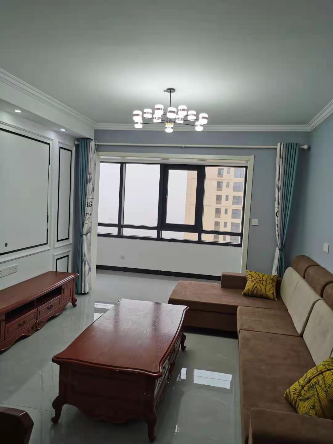 金晟年华  3室1厅1卫    2200.0元/月 金晟年华  3室1厅1卫    2200.0元/月室内图1