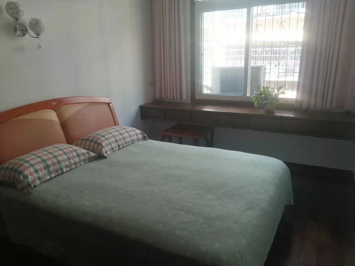 桂花园小区  4室2厅2卫    67.8万 桂花园小区  4室2厅2卫    67.8万客厅