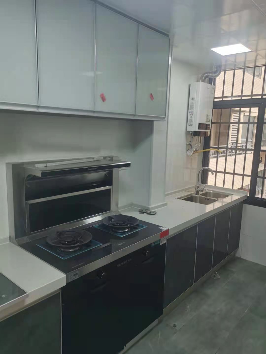 金晟年华  3室1厅1卫    2200.0元/月 金晟年华  3室1厅1卫    2200.0元/月室内图