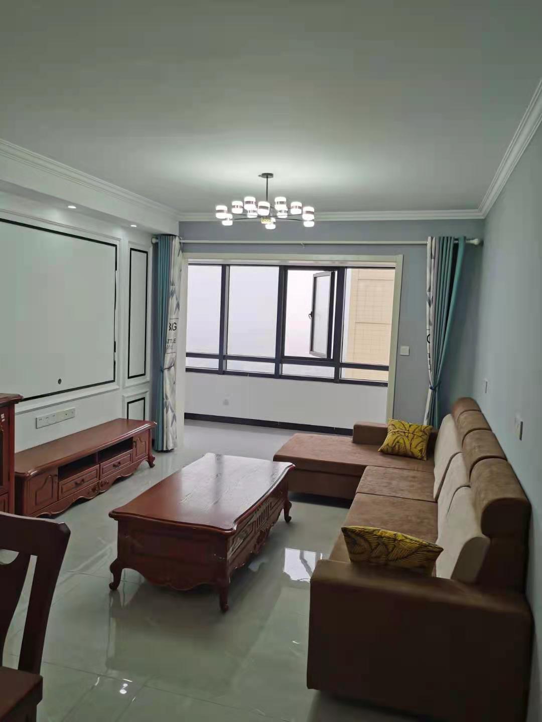 金晟年华  3室1厅1卫    2200.0元/月 金晟年华  3室1厅1卫    2200.0元/月室内图