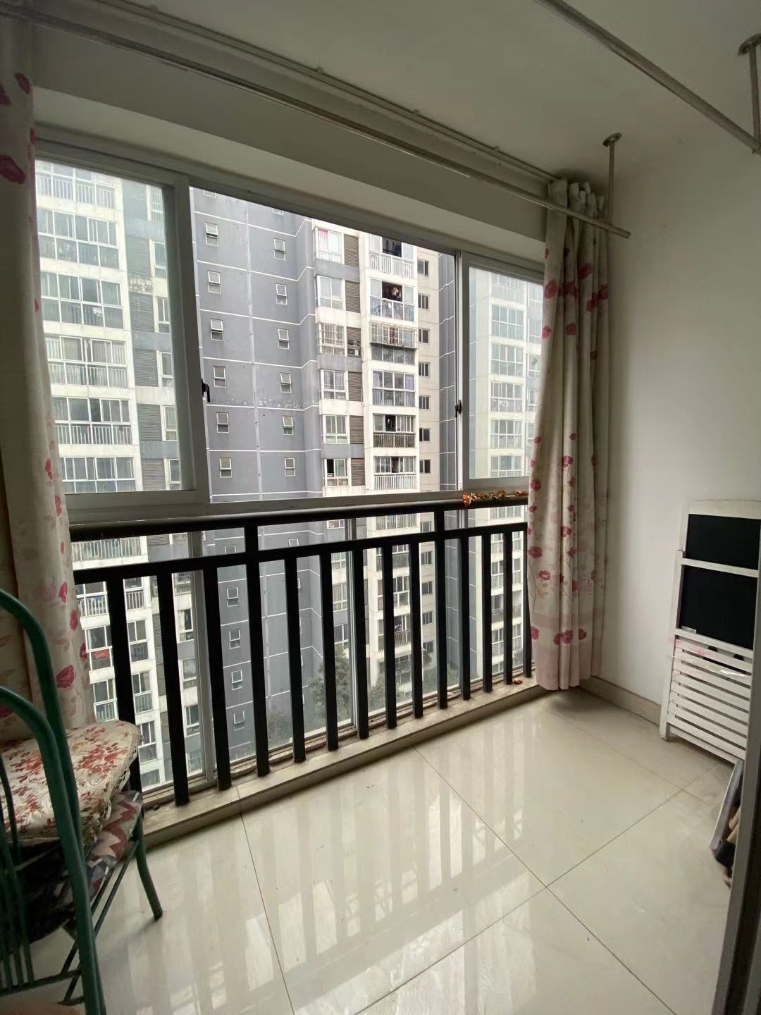 二江花园  1室1厅1卫   1200.00元/月 二江花园  1室1厅1卫   1200.00元/月室内图