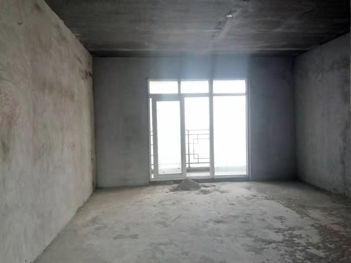 云沙诗意  4室2厅2卫   116.00万客厅