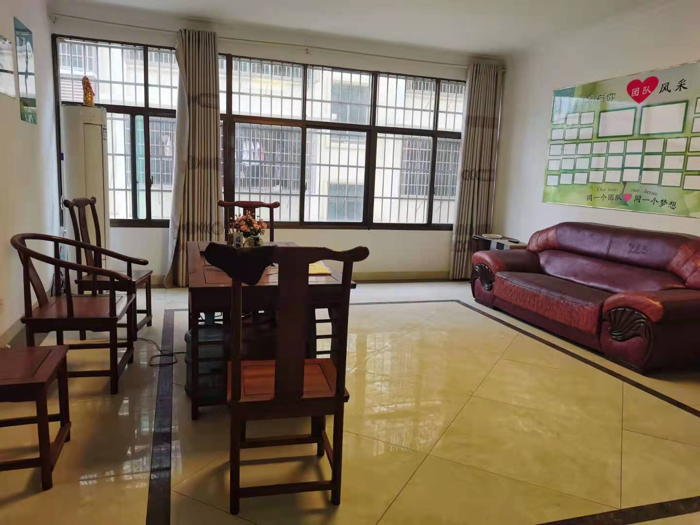 大明安置小区  3室2厅1卫   1200.00元/月户型图