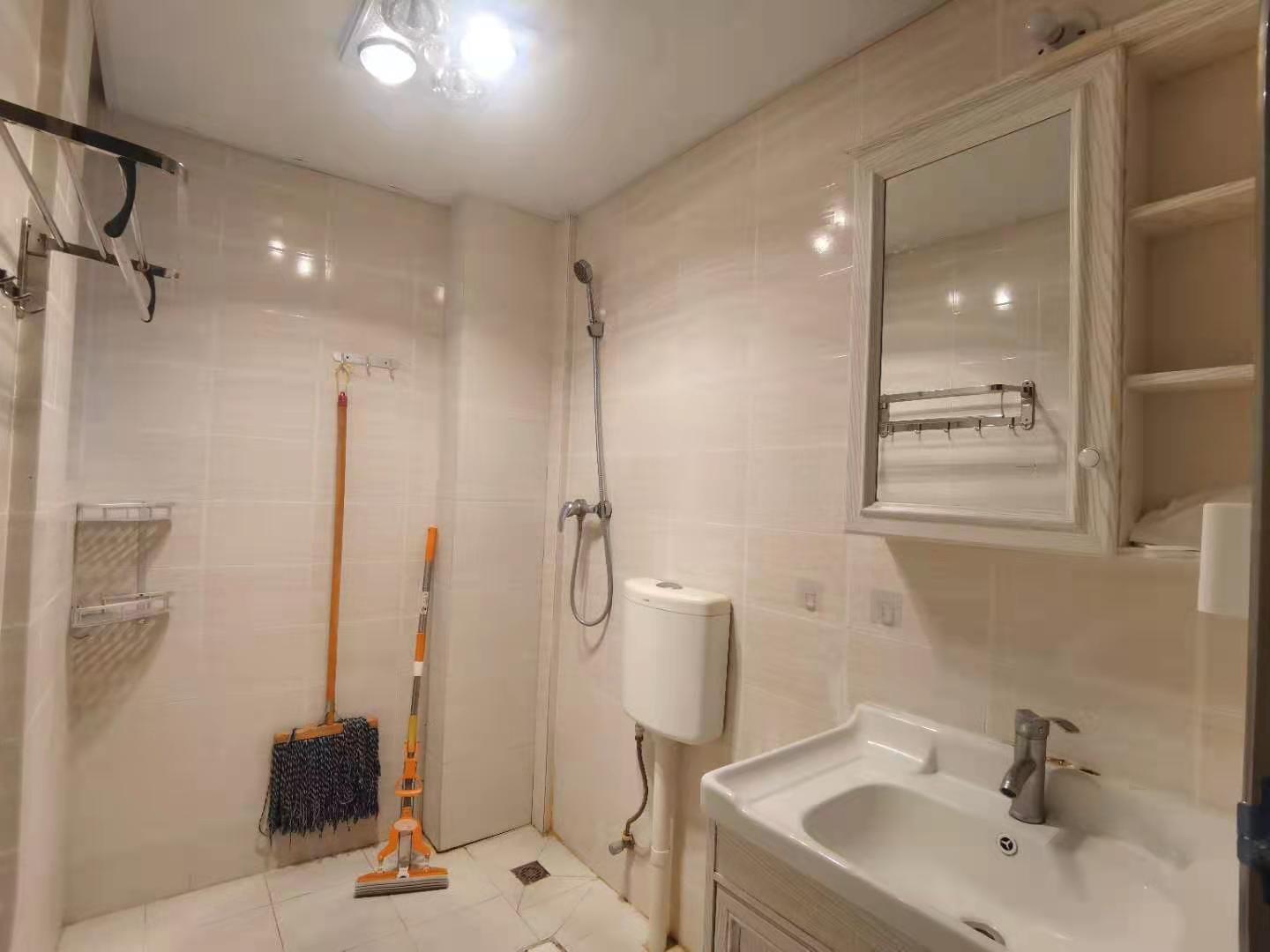 南湖尚景 2室2厅1卫 2300.0元/月 南湖尚景 2室2厅1卫 2300.0元/月室内图