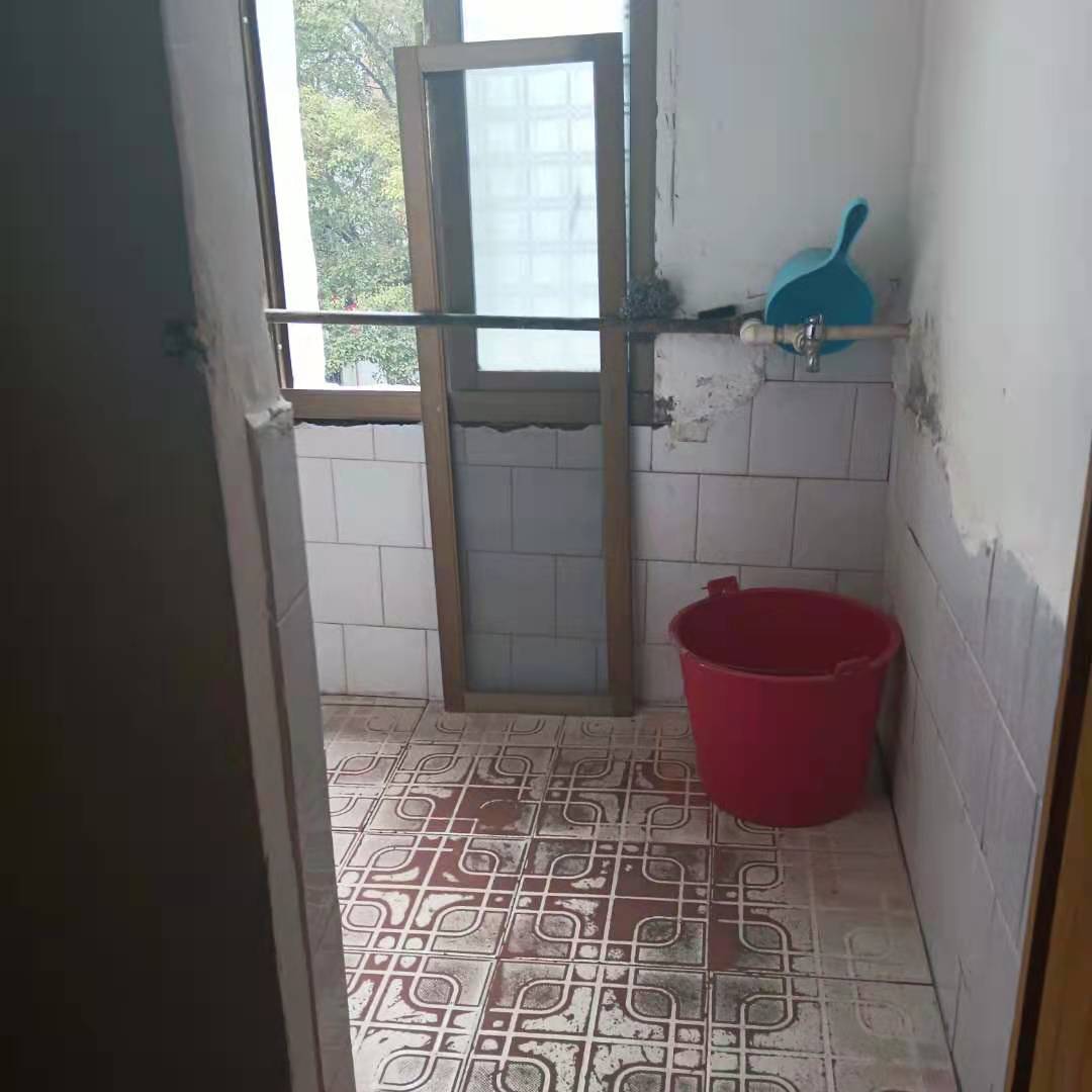 外贸小区  2室1厅1卫    450.0元/月 外贸小区  2室1厅1卫    450.0元/月室内图