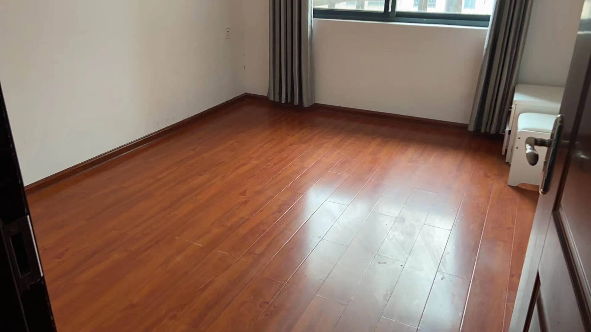 华晨华人街 1室1厅1卫 2500.0元/月 华晨华人街 1室1厅1卫 2500.0元/月室内图