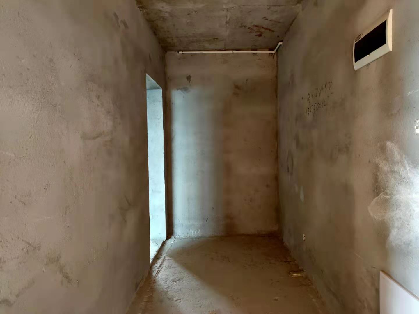 碧桂园梓山府 3室2厅2卫 98.0万 碧桂园梓山府 3室2厅2卫 98.0万客厅