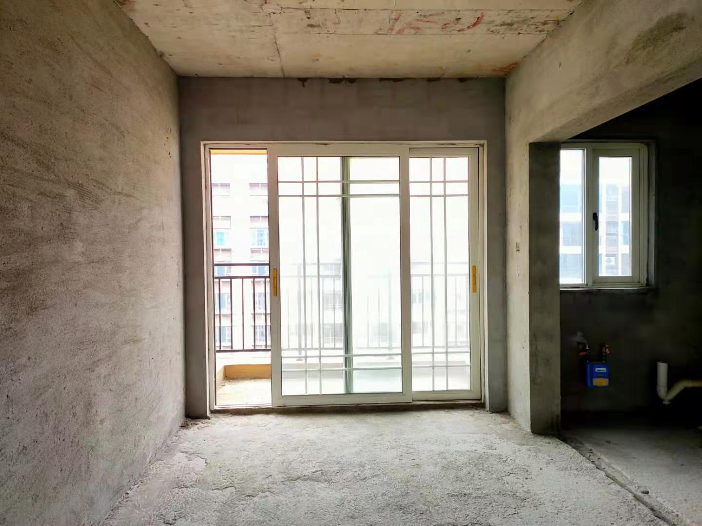 碧桂园梓山府 3室2厅2卫 98.0万 碧桂园梓山府 3室2厅2卫 98.0万客厅