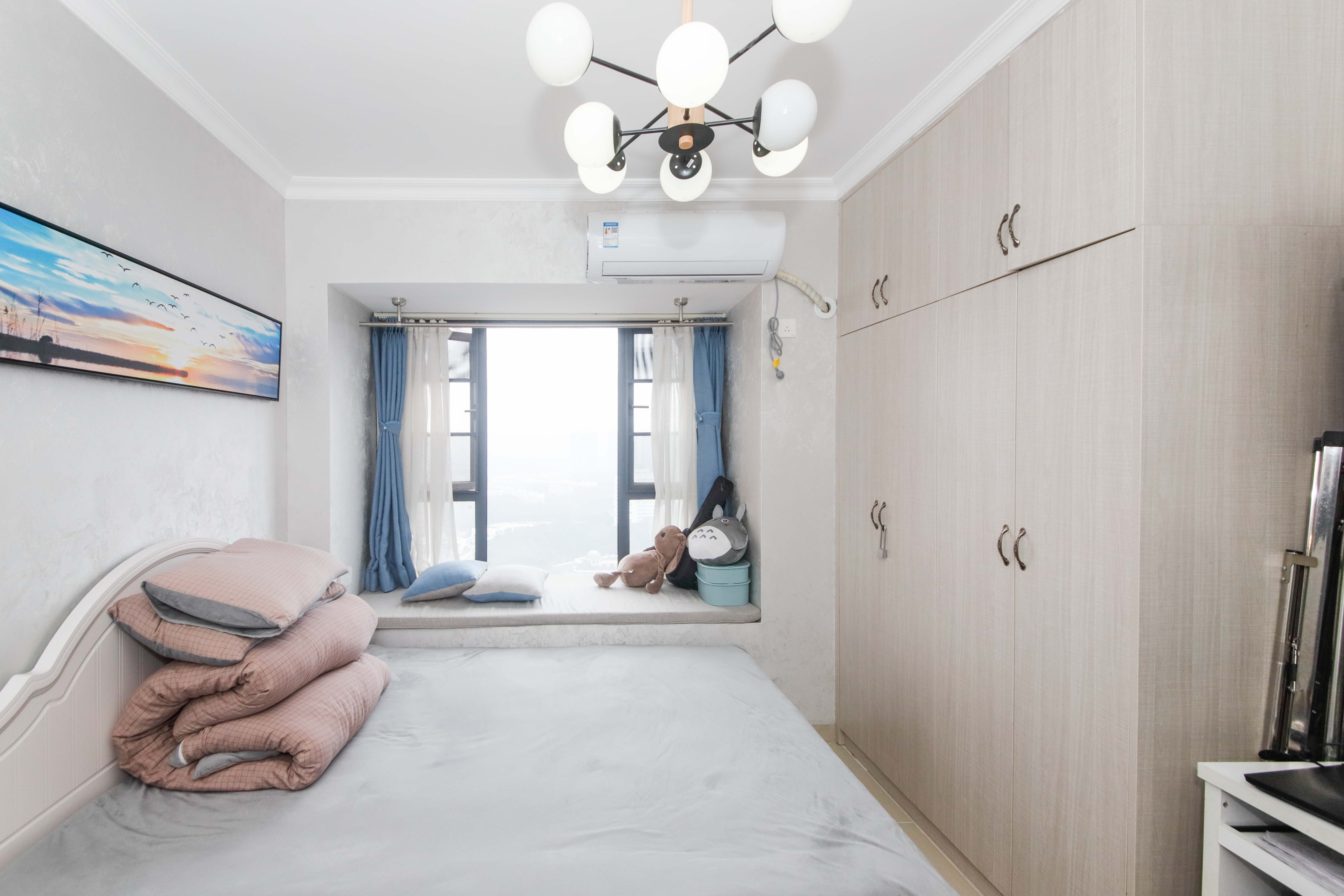 好莱城（弘德西街）  1室1厅1卫    29.8万卧室