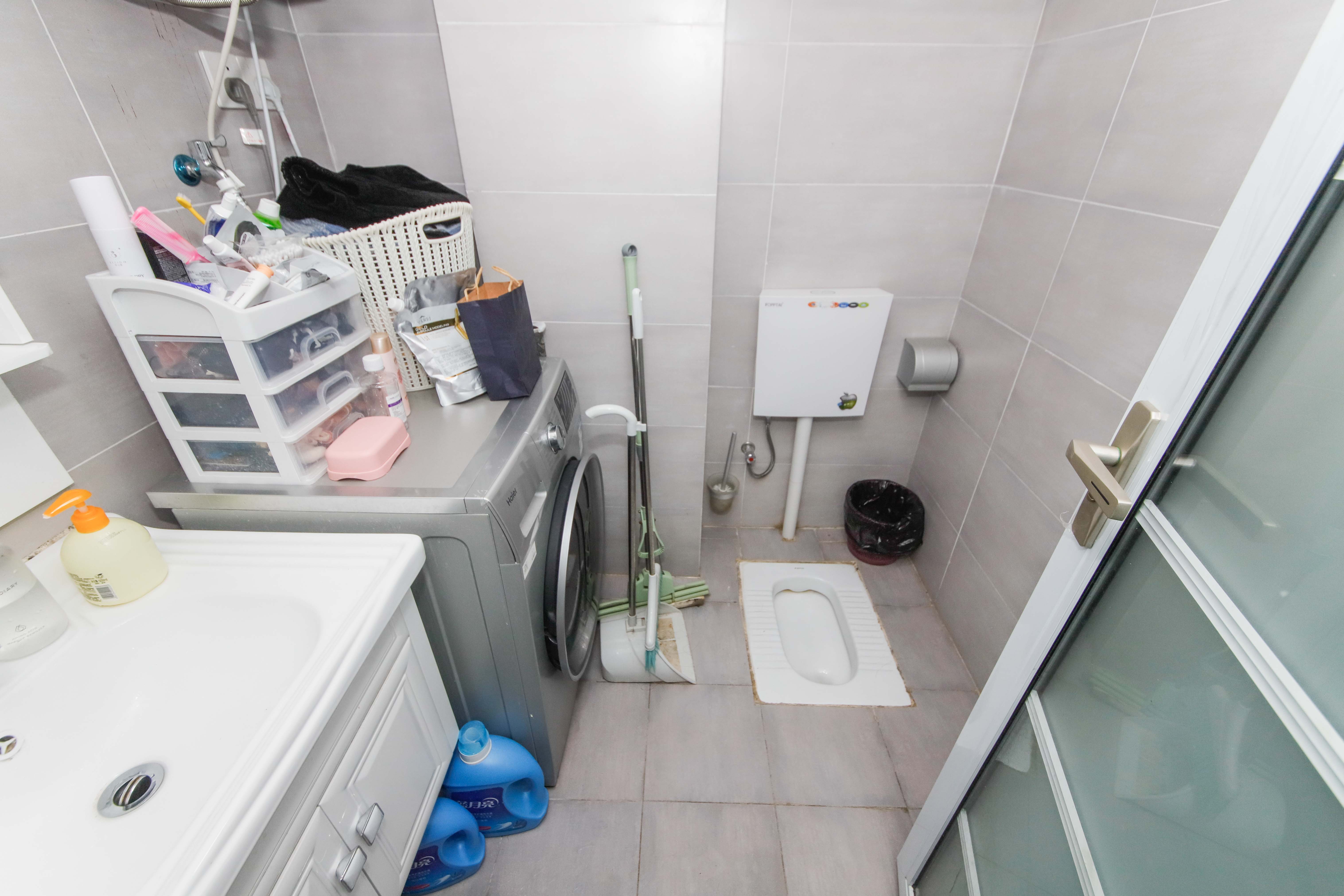 好莱城（弘德西街）  1室1厅1卫    29.8万卫生间