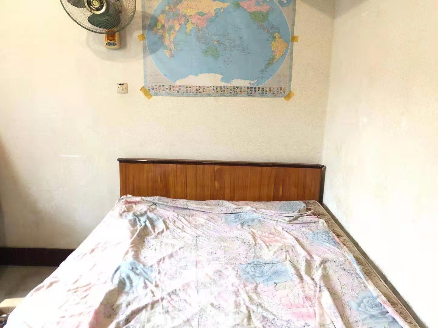 新华二村 2室1厅1卫 22.0万 新华二村 2室1厅1卫 22.0万客厅