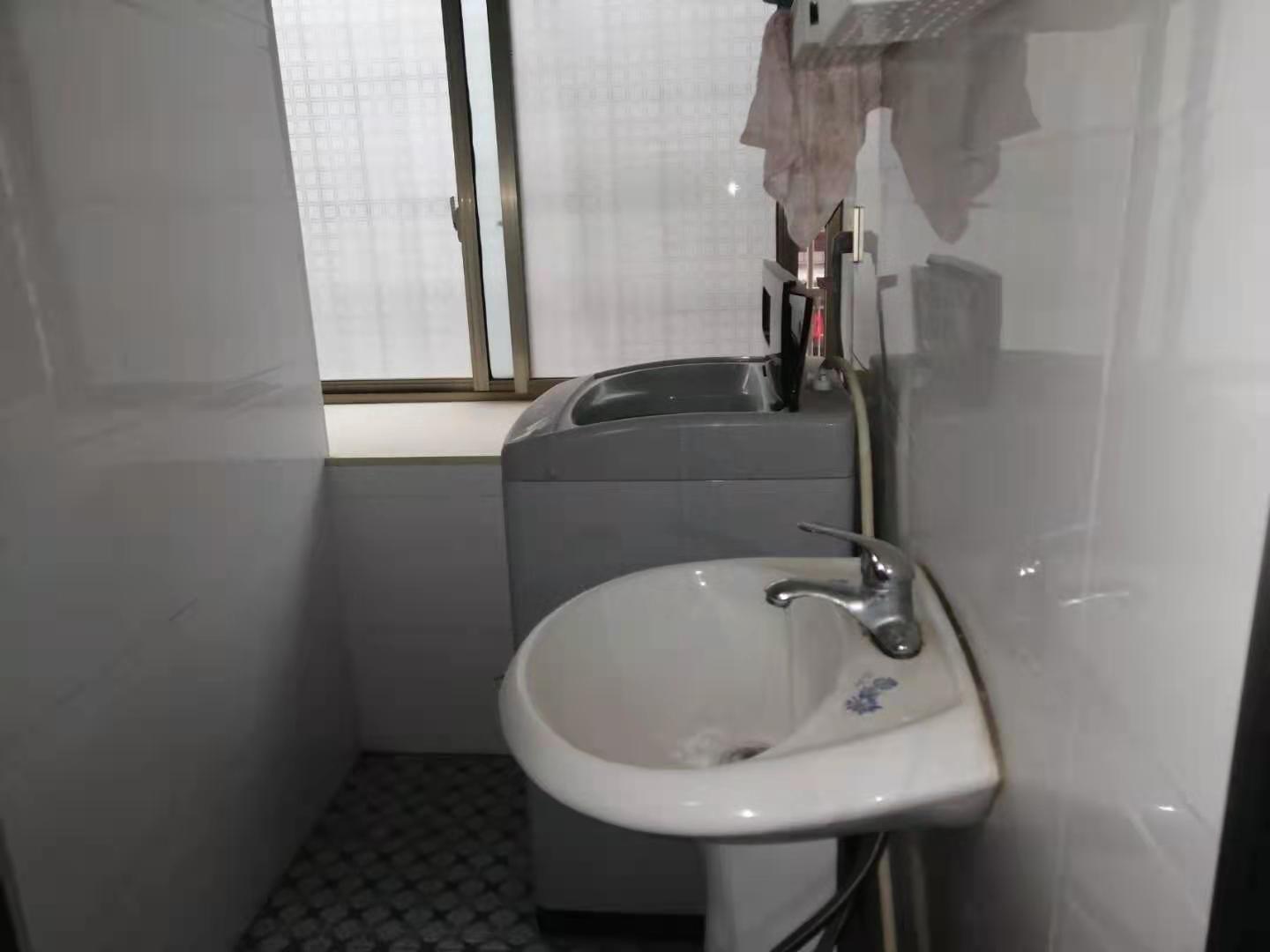 羊舞岭小区  1室1厅1卫    400.0元/月 羊舞岭小区  1室1厅1卫    400.0元/月室内图