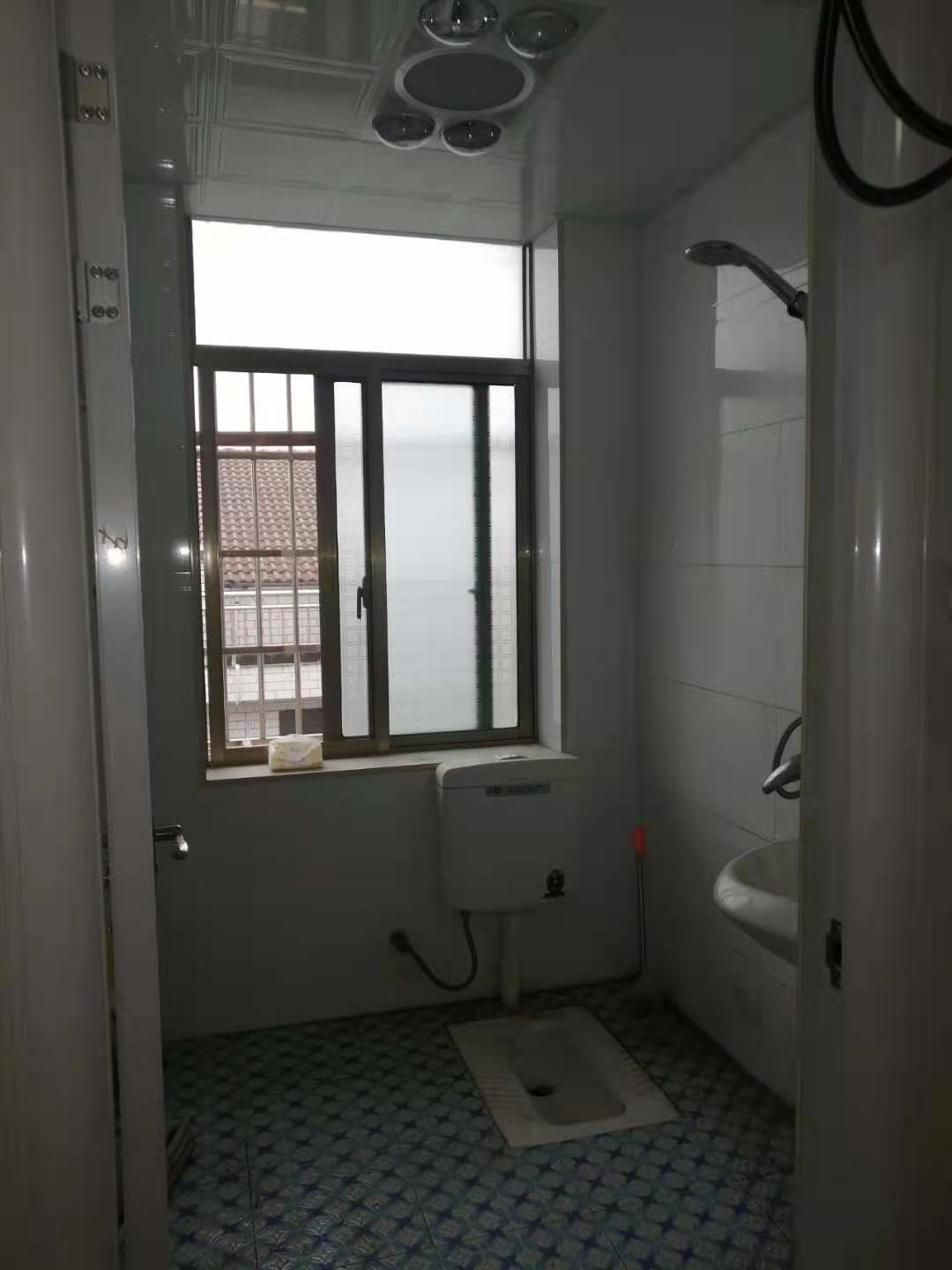 羊舞岭小区  1室1厅1卫    450.0元/月 羊舞岭小区  1室1厅1卫    450.0元/月室内图