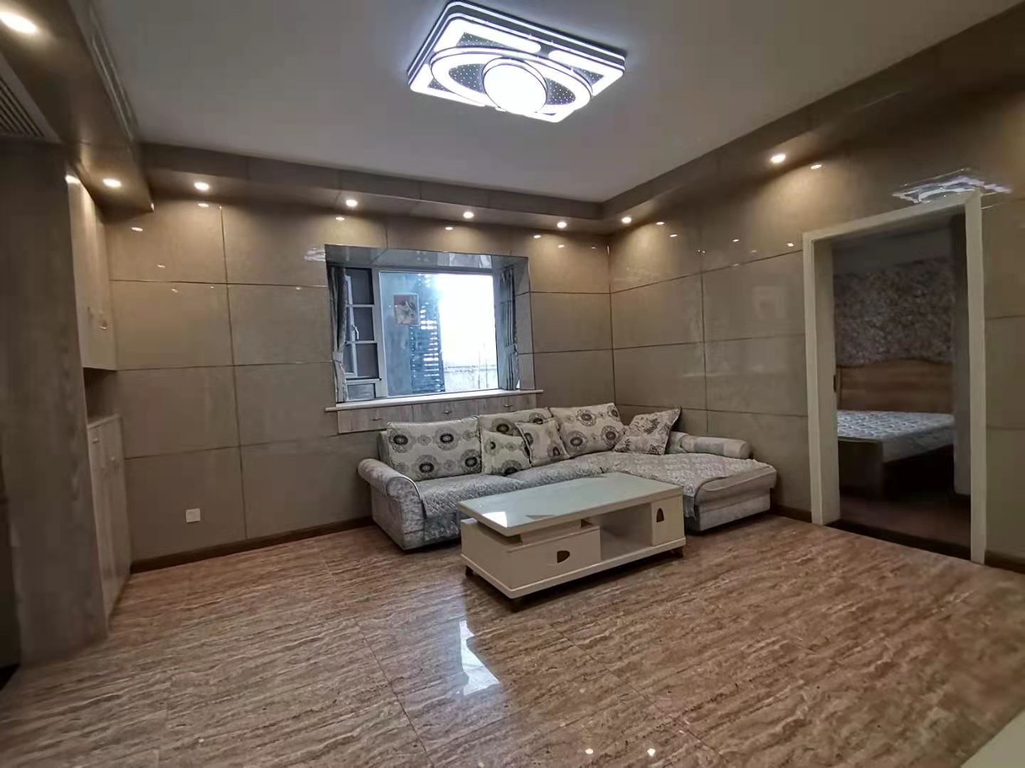 南湖春天 2室1厅1卫 2000.0元/月 南湖春天 2室1厅1卫 2000.0元/月室内图