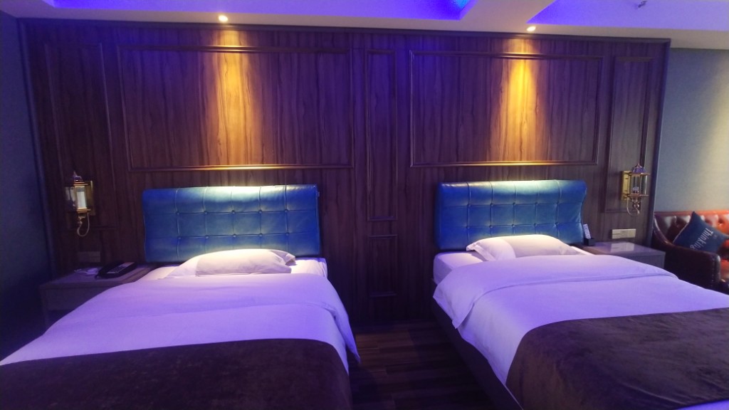 隆升广场  1室1厅1卫    37.5万卫生间