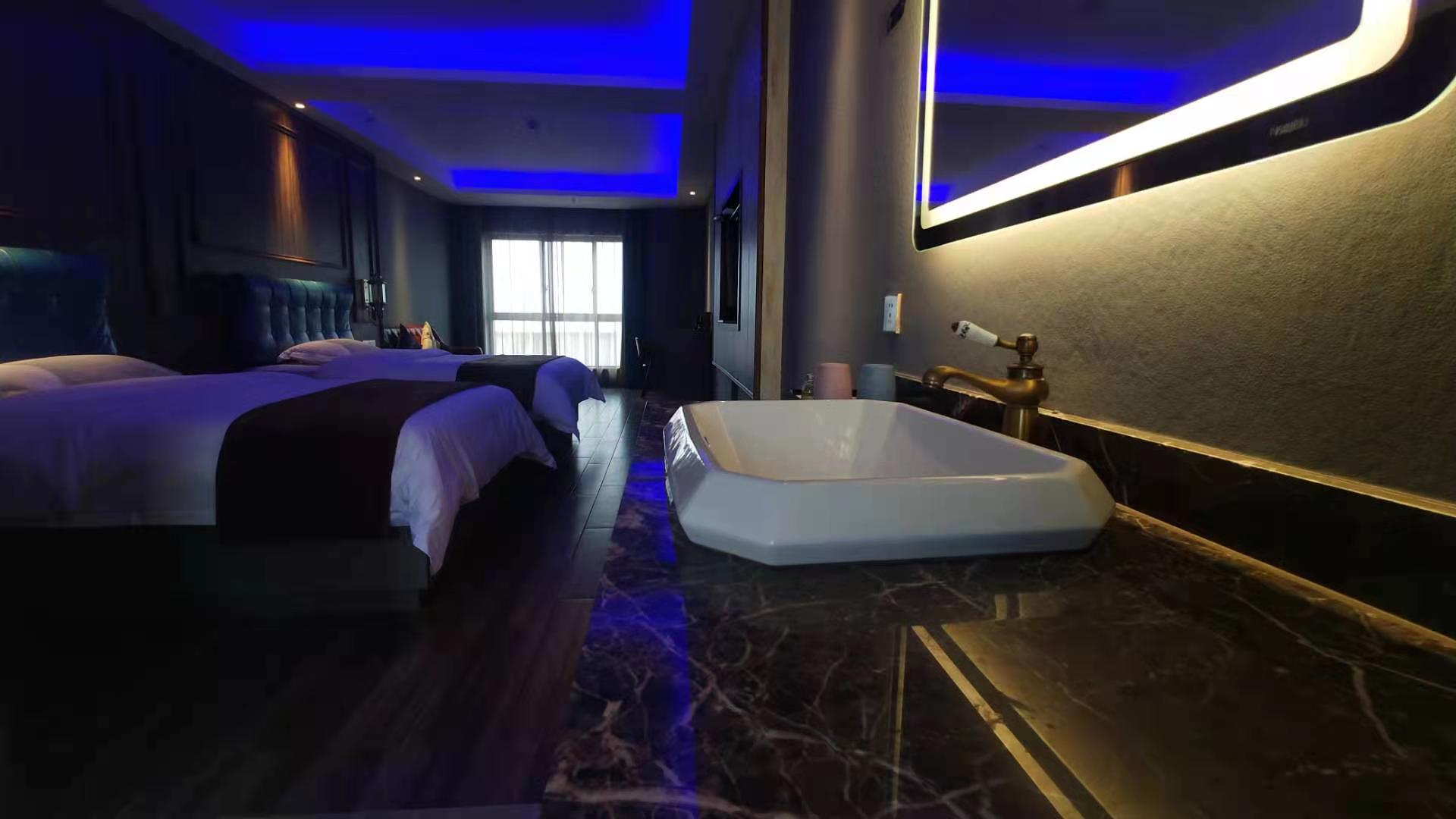 隆升广场 1室1厅1卫 37.5万 隆升广场 1室1厅1卫 37.5万卫生间