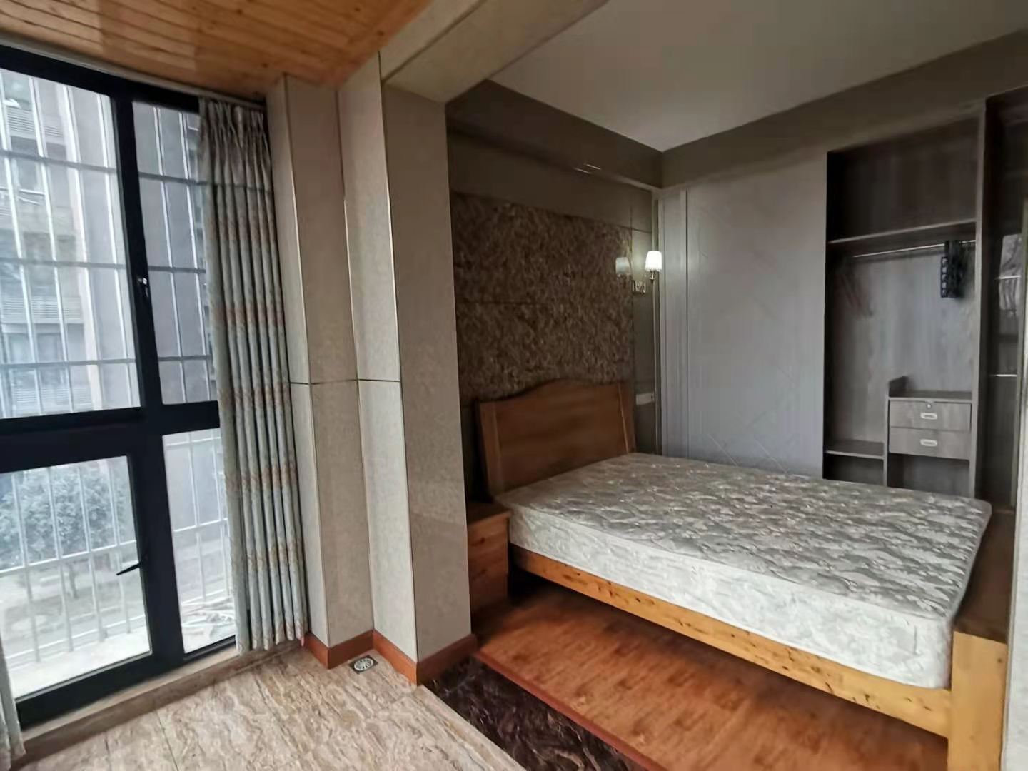 南湖春天  2室1厅1卫    2000.0元/月室内图