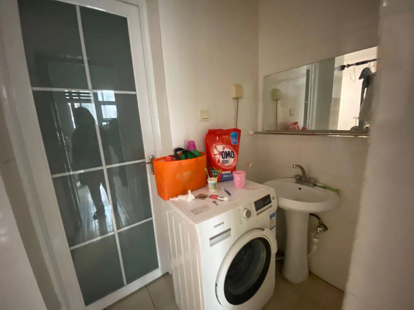 南湖春天 1室1厅1卫 1300.0元/月 南湖春天 1室1厅1卫 1300.0元/月室内图