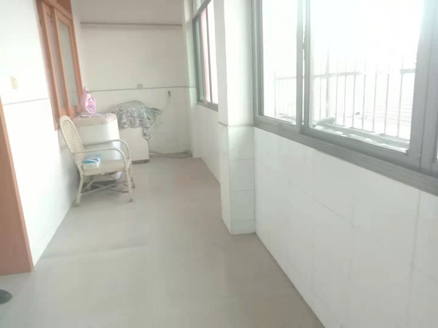 幸福小区 3室2厅2卫 1000.0元/月 幸福小区 3室2厅2卫 1000.0元/月室内图