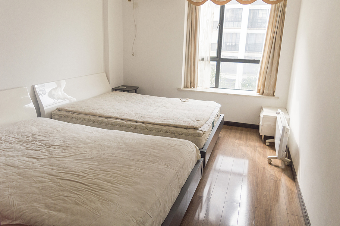 中核缇香名苑  3室2厅2卫    115.0万客厅