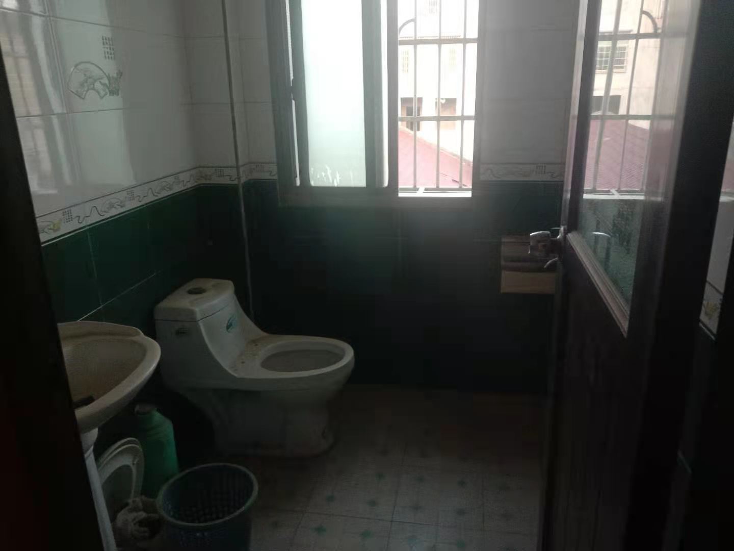 幸福小区 3室2厅2卫 1000.0元/月 幸福小区 3室2厅2卫 1000.0元/月室内图