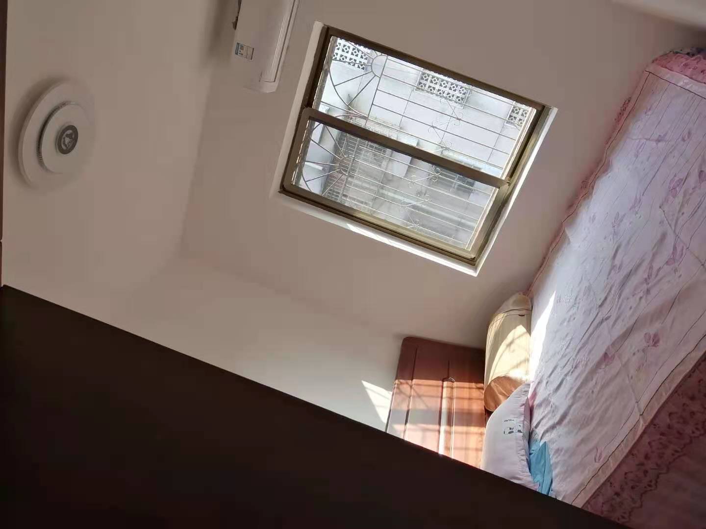 中南无线电厂 3室1厅1卫 1200.0元/月 中南无线电厂 3室1厅1卫 1200.0元/月室内图